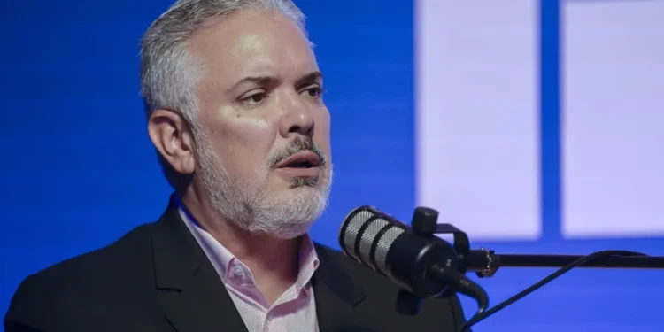 Duque califica como positivo el primer mes de De la Espriella