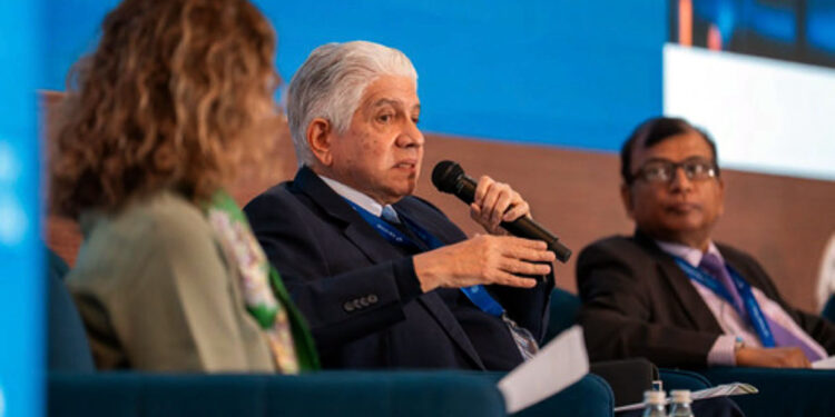 Eduardo Estrella destaca en Miami la inversión pública de República Dominicana en nuevas obras