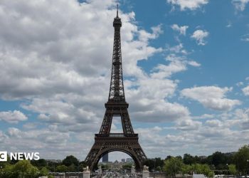 Eiffel Tower shut by staff strike over female workers being moved for religious visit
