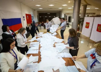 El Kremlin en Rusia Unida revalida la mayoría constitucional