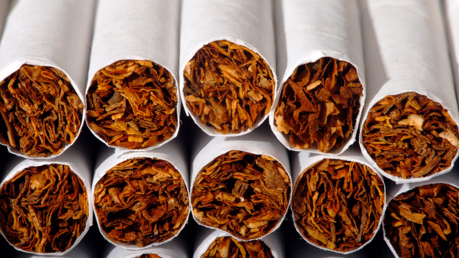 El ascenso y la caída de la mortal historia de amor de Estados Unidos con el cigarrillo