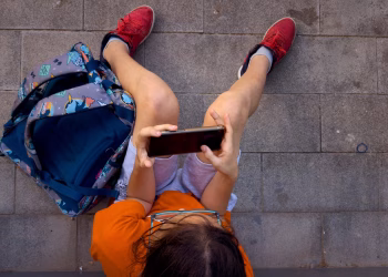 El jefe de la UE propone prohibir en todo el bloque las redes sociales para niños menores de 13 años El jefe de la UE propone prohibir en todo el bloque las redes sociales para niños menores de 13 años