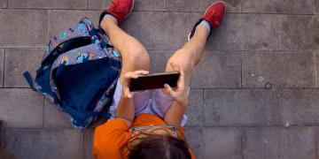 El jefe de la UE propone prohibir en todo el bloque las redes sociales para niños menores de 13 años
