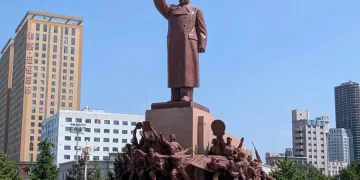Estatuas, billetes y retratos: el mito de Mao pervive en 50 años