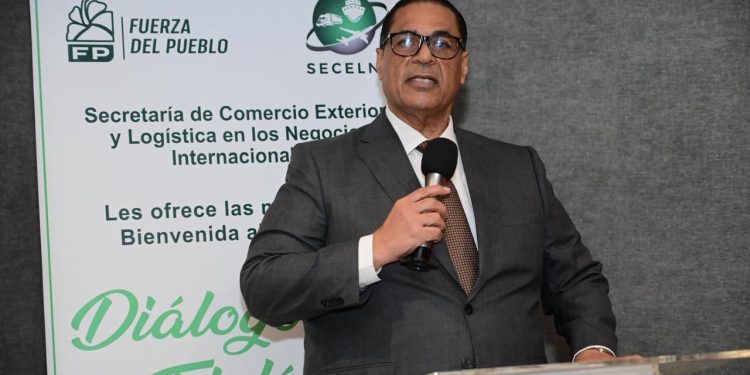 Fuerza del Pueblo emplaza a la DGA a demostrar el destino de 3,900 contenedores en tránsito hacia Haití