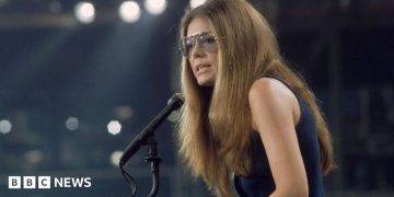 Gloria Steinem: Feminist activist and journalist dies, aged 92 Gloria Steinem: Feminist activist and journalist dies, aged 92