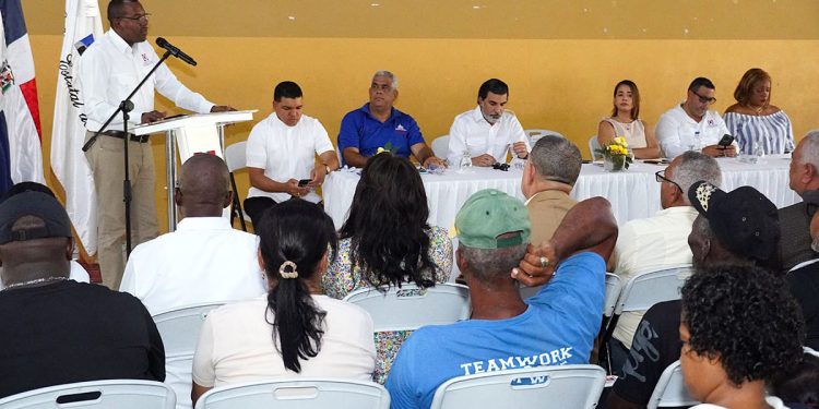 Gobierno inicia proceso de titulación para beneficiar cientos de familias de El Naranjo Gobierno inicia proceso de titulación para beneficiar cientos de familias de El Naranjo