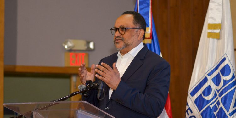Historiadores destacan valor del libro “Después de Trujillo...