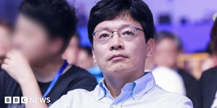 Kwon Hyuk-bin: Tycoon to pay ex-wife $1.87bn in record South Korea divorce settlement