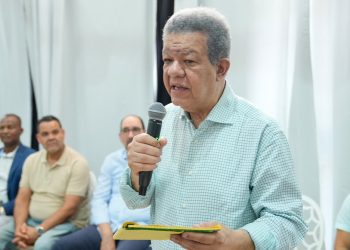LF a funcionarios: “No están para quejarse, están para resolver”