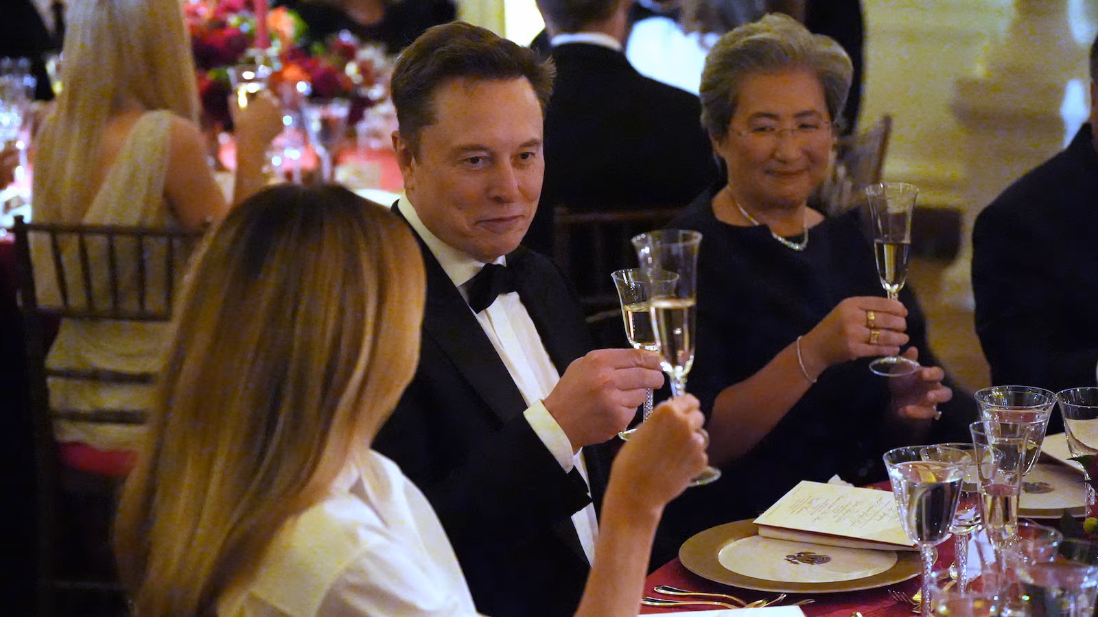 La UE promete defender su postura contra X después de que Estados Unidos respalde una impugnación judicial de Elon Musk