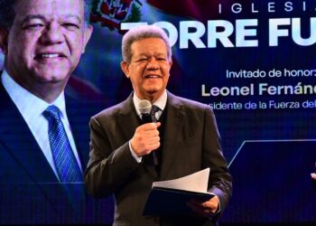 Leonel afirma que la labor de las iglesias es “imprescindible” y asegura que “es necesario volver el rostro hacia Dios”