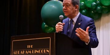 Leonel fortalece vínculos con la diáspora y plantea una relación con RD que vaya más allá de las remesas