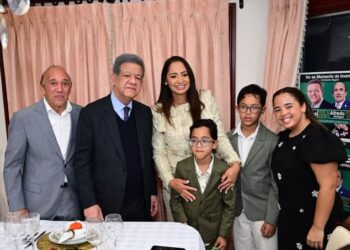 Leonel propone registro automático y gratuito de hijos de dominicanos nacidos en el exterior