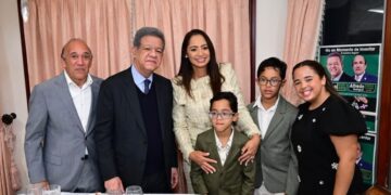 Leonel propone registro automático y gratuito de hijos de dominicanos nacidos en el exterior