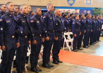 Más de doce mil graduados de escuelas entrenamiento policiales; actualmente otros 2,396 estudiantes están realizando prácticas supervisadas y/o pasantías