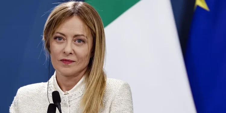 Meloni limita al 30% los alumnos por aula que no sepan italiano Meloni limita al 30% los alumnos por aula que no sepan italiano