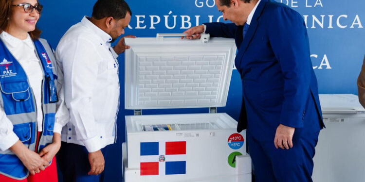 Ministerio de Salud entrega 421 refrigeradoras para fortalece cadena de frío de las vacunas Ministerio de Salud entrega 421 refrigeradoras para fortalece cadena de frío de las vacunas