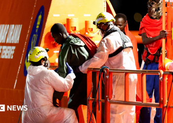More than 80 migrants feared dead after boat rescued off Canary Islands