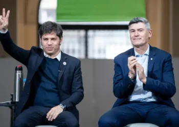 Passerini participó en un acto junto a Kicillof y ya no esconde su identificación kirchnerista