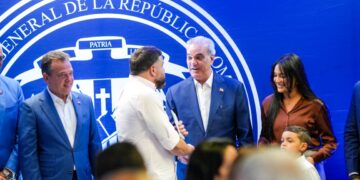 Presidente Abinader inicia entrega oficial del Pasaporte Electrónico para dominicanos en Nueva York, Nueva Jersey y Boston Presidente Abinader inicia entrega oficial del Pasaporte Electrónico para dominicanos en Nueva York, Nueva Jersey y Boston