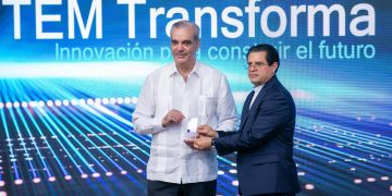 Presidente Abinader respalda creación de laboratorio de semiconductores de la PUCMM