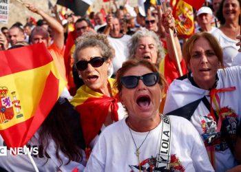 Protests in Spain over government's handling of Ceuta migrant crisis