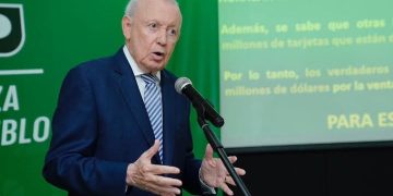 Rafael Alburquerque advierte que endeudarse para comer revela la difícil realidad económica de las familias dominicanas