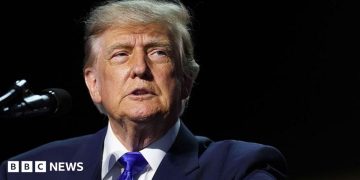 Supreme Court blocks Trump's plan to restrict mail-in ballots Supreme Court blocks Trump's plan to restrict mail-in ballots