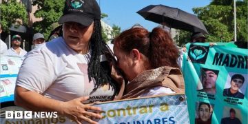 Thousands demand end to violence in Mexican cartel hotspot