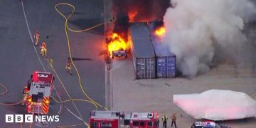 Three killed in Los Angeles news helicopter crash