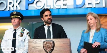 Times Square stabbing: Woman killed and suspect shot dead by police