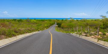 Tras 25 años de espera, presidente Abinader inaugura la carretera de Boca de Chavón