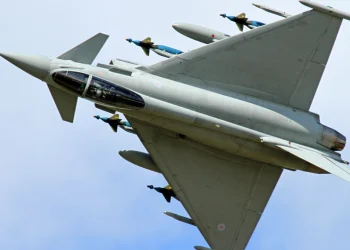 Tras el discurso de Milei, Londres refuerza su poder aéreo en las Malvinas y renovará sus cazas de guerra