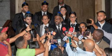 Tribunal impone coerción a procesados por el MP con la... Tribunal impone coerción a procesados por el MP con la...