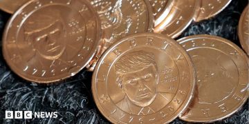 Trump $1 coin makes him first living president on US currency in a century Trump $1 coin makes him first living president on US currency in a century