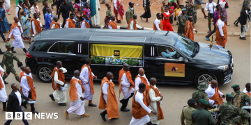 Uganda's King Oyo buried amid calls for unity over his successor
