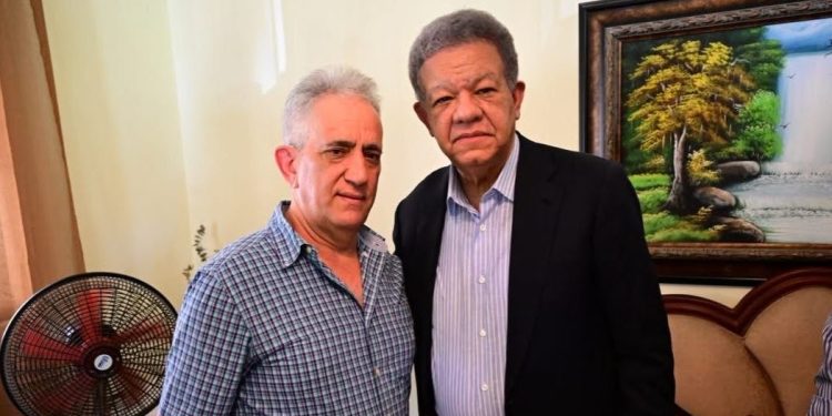 (VIDEOS) EN SAN JUAN! Alejandro “Pollo” pide perdón y se juramenta con Leonel Fernández en la Fuerza del Pueblo