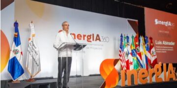 Abinader anuncia evaluación de marco legal para gestionar proyectos del Estado