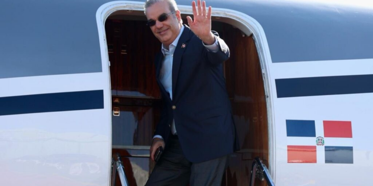 Abinader viaja a Roma para visita de Estado al Vaticano para audiencia con el papa León XIV y participar en foro de la FAO