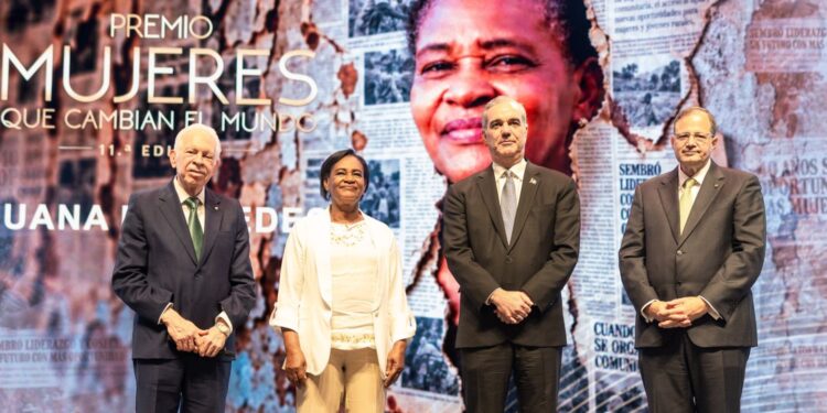BHD celebra la décima primera edición del Premio Mujeres... BHD celebra la décima primera edición del Premio Mujeres...