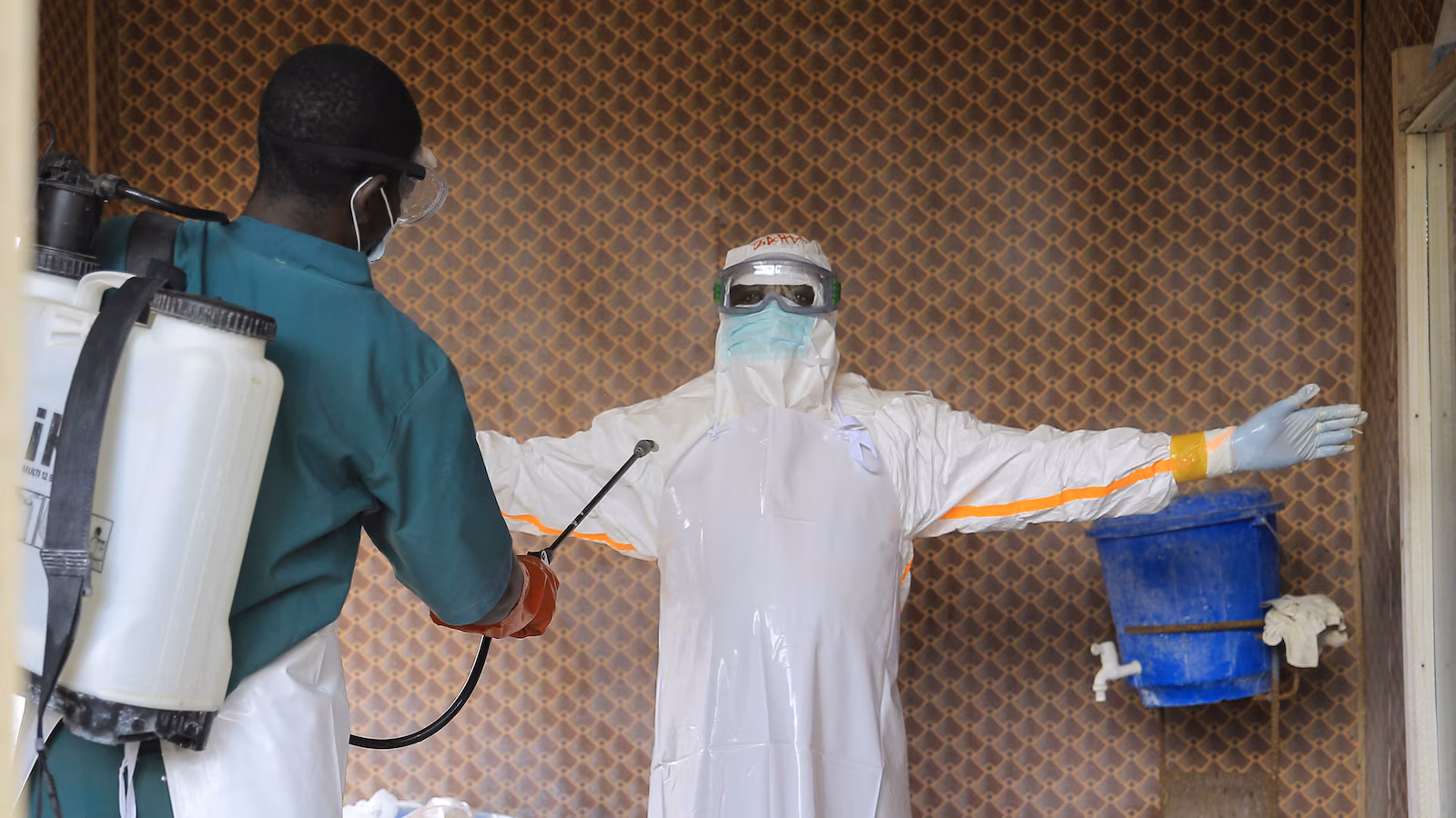 El brote de ébola en el Congo supera los 10.000 casos mientras las autoridades se apresuran a frenar la propagación