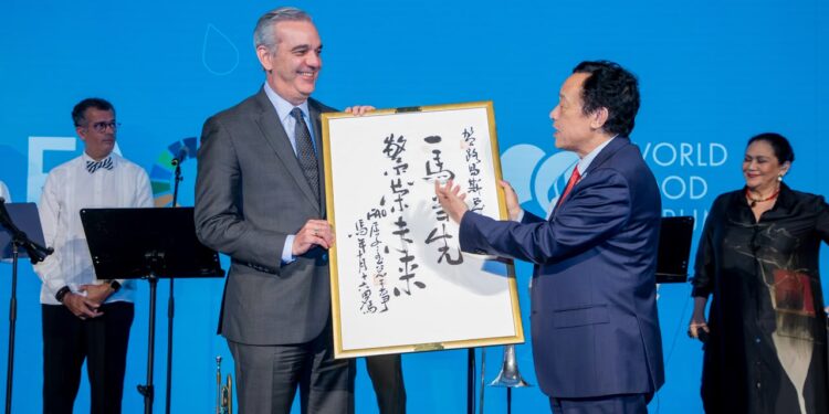 En cierre de Foro Mundial de la Alimentación, director general de la FAO, Qu Dongyu reconoce al presidente Abinader por sacar a la República Dominicana del Mapa del Hambre