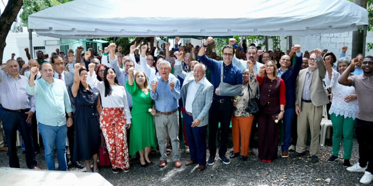 FP cuestiona política de salud del PRM: Están dejando que el...
