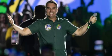 Flávio, heredero de Jair Bolsonaro, reina en el poder