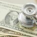 La Ley Sin Sorpresas protegió a los pacientes de grandes facturas médicas. Ahora su sistema de arbitraje puede estar aumentando los costos.
