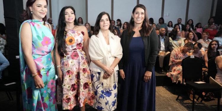 “La persona es el centro de todo”, afirma la procuradora... “La persona es el centro de todo”, afirma la procuradora...