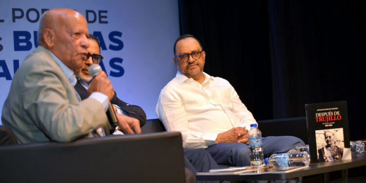 Libro de Antoliano Peralta figura entre los más vendidos de la Feria Internacional del Libro 2026