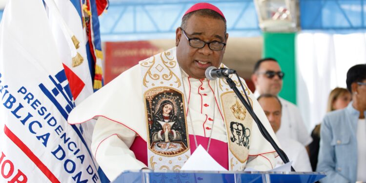 Monseñor Castro Marte destaca transformación policial impulsada por el presidente Abinader