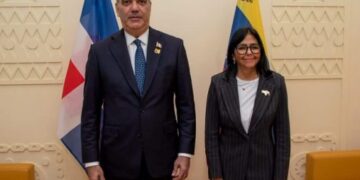 Presidente Abinader y Delcy Rodriguez tratan cooperación energía y consular